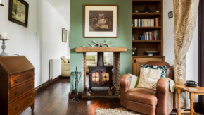 The Willows - Charming Railway Woodland Cottage with Log Burner